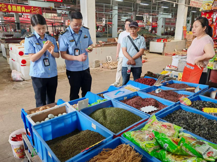 筑牢“放心吃”安全防線！成都召開農產品批發市場監管現場會