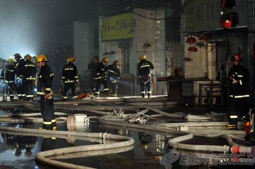 上海最大農產品批發市場突發火災，致6人遇難，安全警鐘再鳴